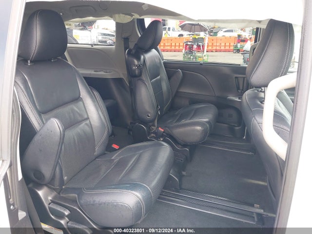 5TDXK3DC1FS636379 Toyota Sienna Se Premium 8 Passenger