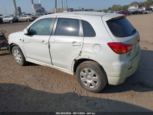 2011 MITSUBISHI OUTLANDER SPORT JA4AP3AU0BZ002746 Photo 2