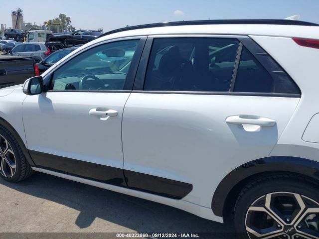 KNDCR3LE3P5046186 KIA Niro Ex Touring