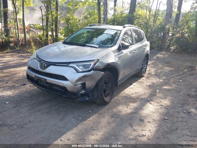 Toyota RAV4 LE 2017 2T3BFREV5HW656721 Image 2