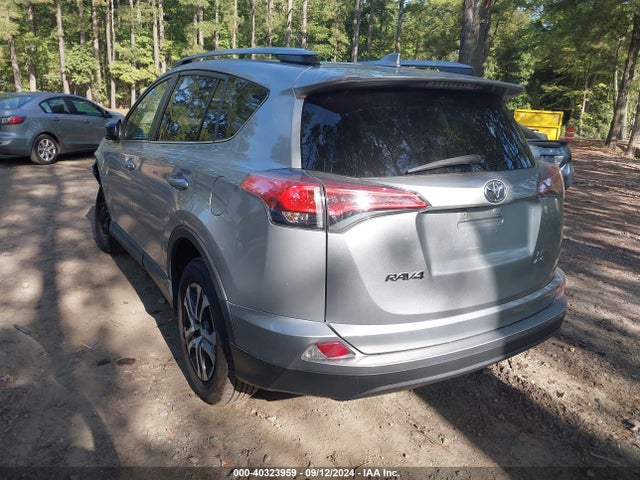 Toyota RAV4 LE 2017 2T3BFREV5HW656721 Image 3