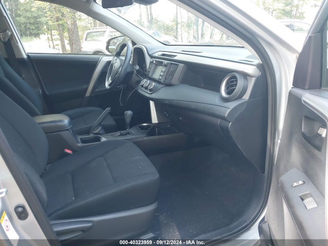 Toyota RAV4 LE 2017 2T3BFREV5HW656721 Image 5