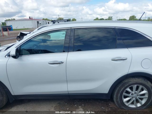 5XYPG4A58HG302668 KIA Sorento 3.3l Lx