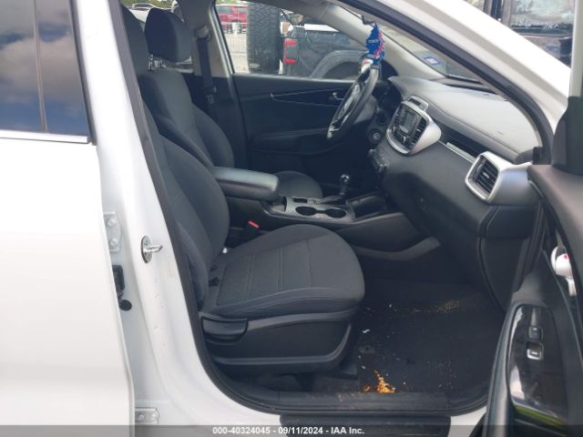 5XYPG4A58HG302668 KIA Sorento 3.3l Lx