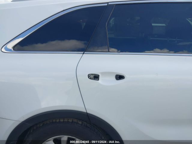 5XYPG4A58HG302668 KIA Sorento 3.3l Lx