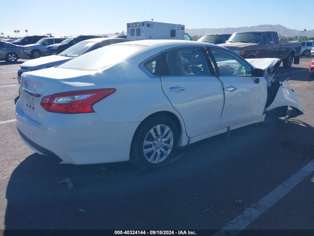 Nissan Altima 2.5 S 2017 1N4AL3AP4HN353726 Image 4