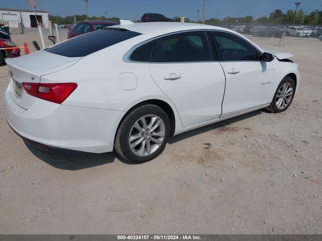 Chevrolet MALIBU LT 2018 1G1ZD5ST5JF250325 Image 4