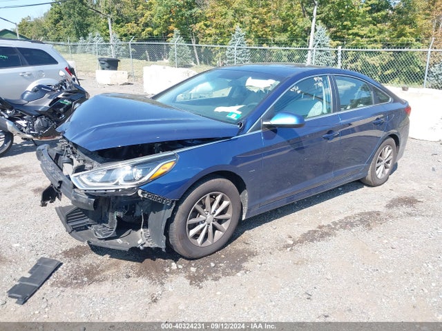 Hyundai SONATA SE 2018 5NPE24AF5JH599329 Image 2