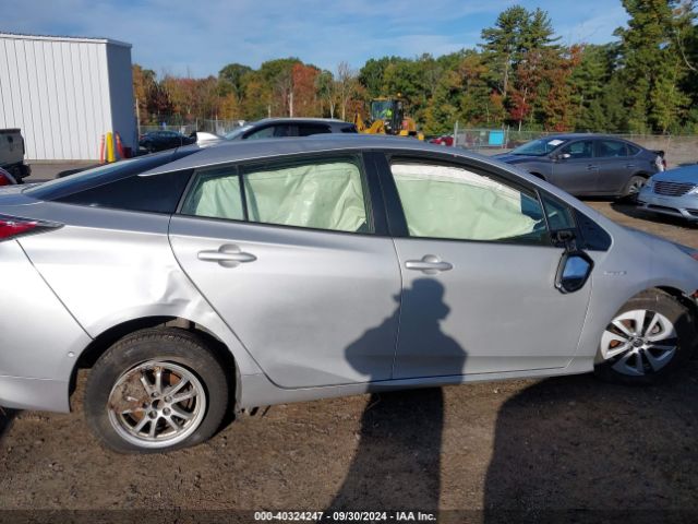 JTDKBRFUXJ3585087 Toyota Prius Two