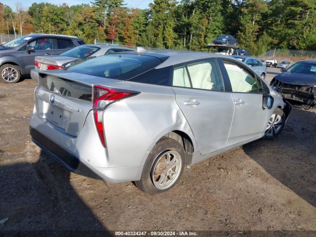 JTDKBRFUXJ3585087 Toyota Prius Two