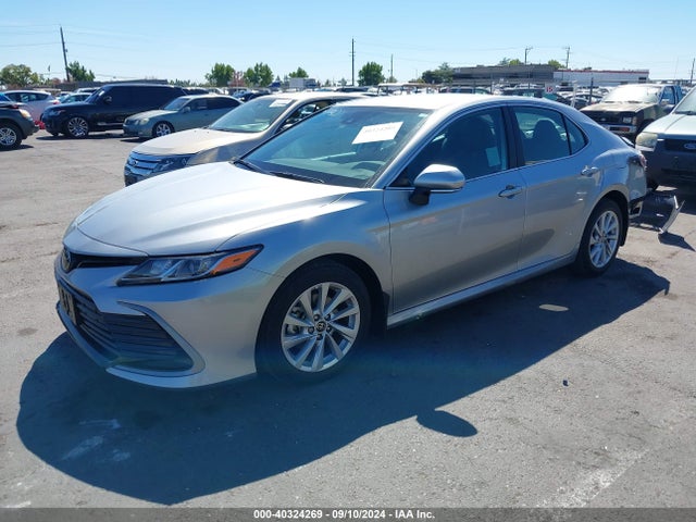 Toyota CAMRY LE 2022 4T1R11AK9NU698842 Image 2