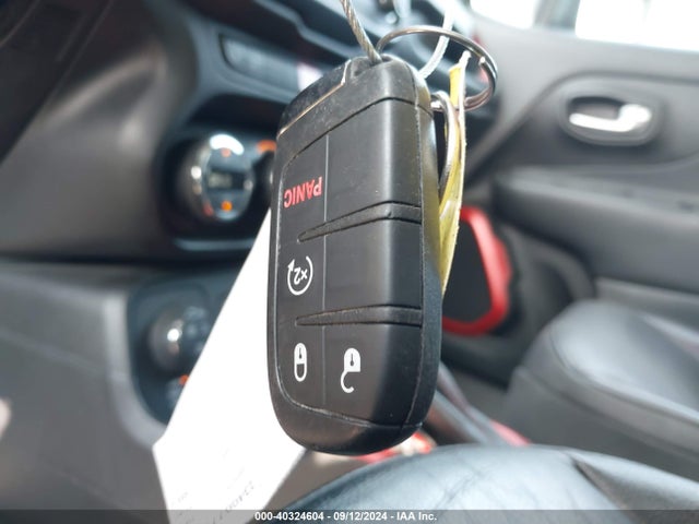 ZACCJBCT8FPC16385 Jeep Renegade Trailhawk