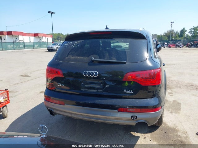 Audi Q7 3.0t Premium 2014 WA1LGAFE2ED004319 Image 17