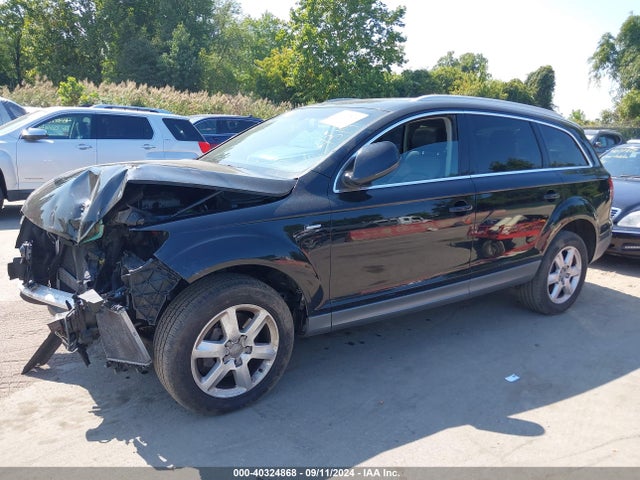 Audi Q7 3.0t Premium 2014 WA1LGAFE2ED004319 Image 2