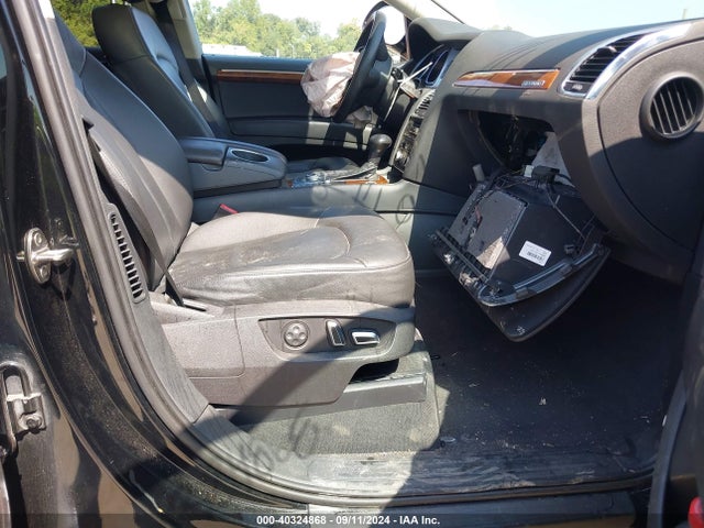 Audi Q7 3.0t Premium 2014 WA1LGAFE2ED004319 Image 5