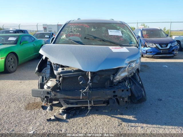 5TDDZ3DC8LS240749 Toyota SIENNA XLE