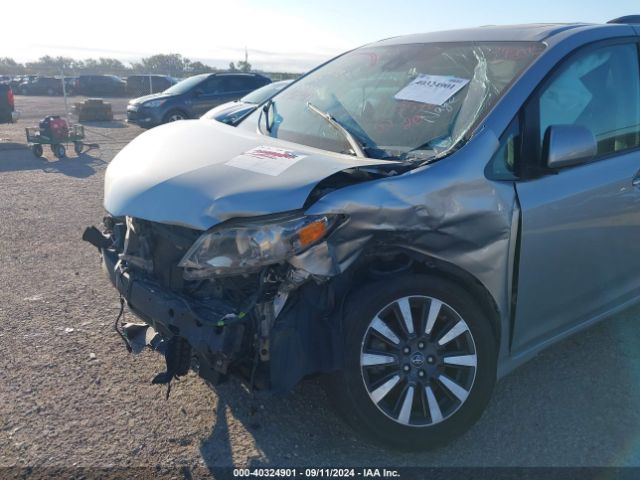 5TDDZ3DC8LS240749 Toyota SIENNA XLE