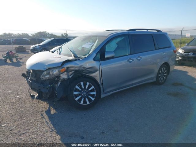 5TDDZ3DC8LS240749 Toyota SIENNA XLE