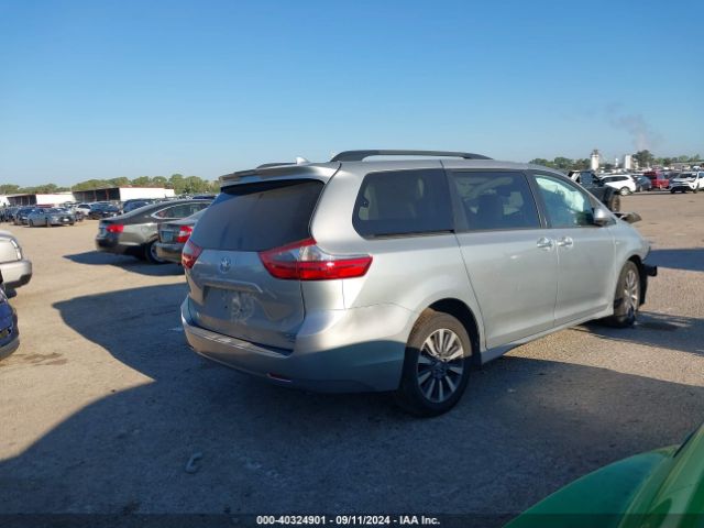 5TDDZ3DC8LS240749 Toyota SIENNA XLE