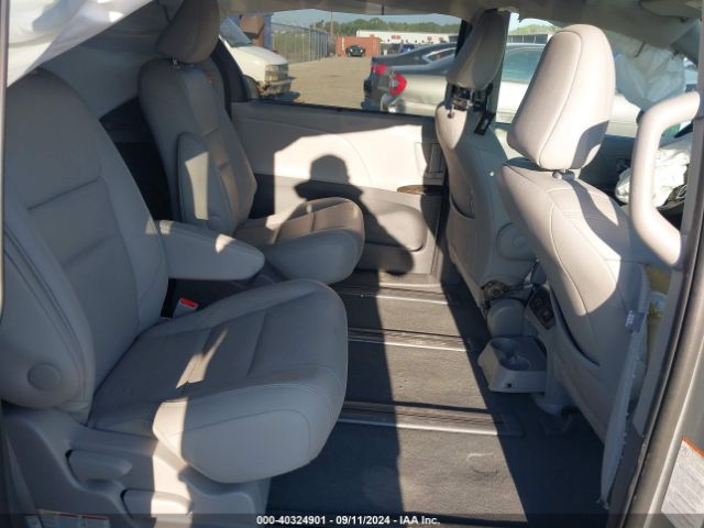 5TDDZ3DC8LS240749 Toyota SIENNA XLE