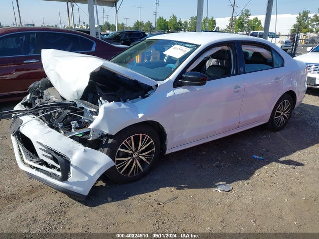3VWDB7AJ6JM205930 Volkswagen Jetta 1.4t Se/1.4t Wolfsburg Edition
