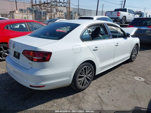 3VWDB7AJ6JM205930 Volkswagen Jetta 1.4t Se/1.4t Wolfsburg Edition