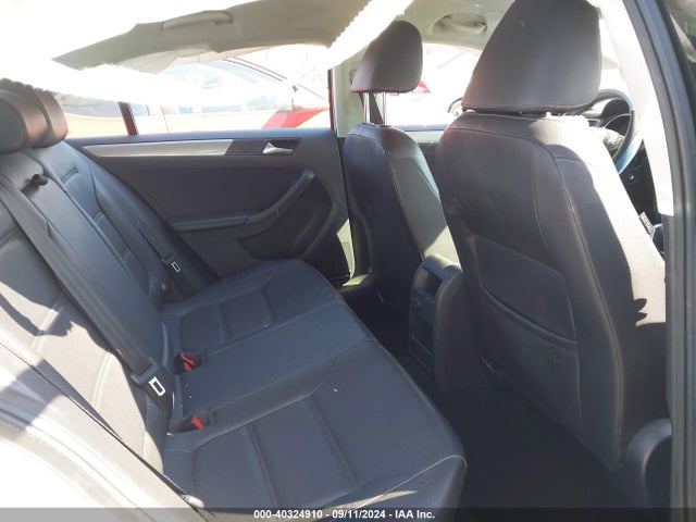 3VWDB7AJ6JM205930 Volkswagen Jetta 1.4t Se/1.4t Wolfsburg Edition