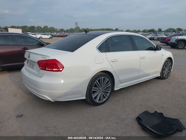 1VWBS7A38FC044594 Volkswagen Passat 1.8t Sport