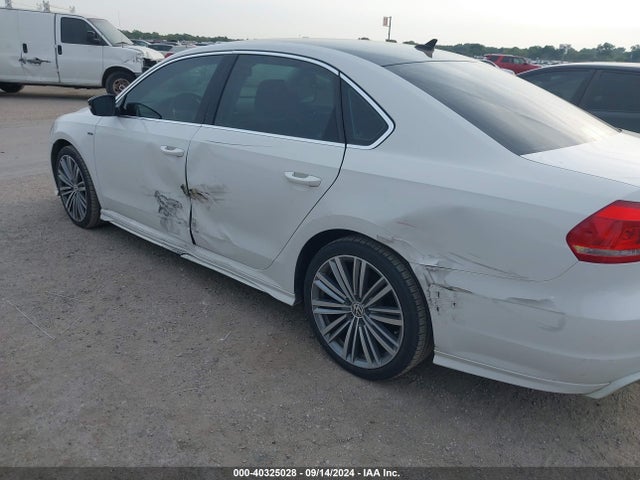 1VWBS7A38FC044594 Volkswagen Passat 1.8t Sport