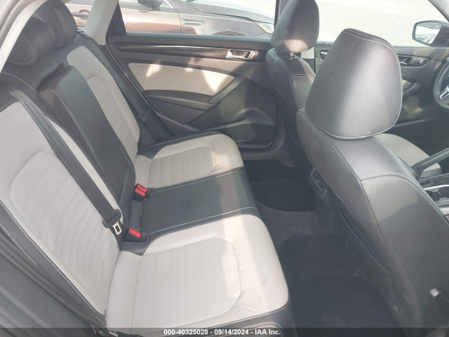 1VWBS7A38FC044594 Volkswagen Passat 1.8t Sport