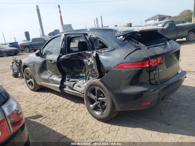 SADCJ2BV9HA495128 Jaguar F-pace 35t Premium