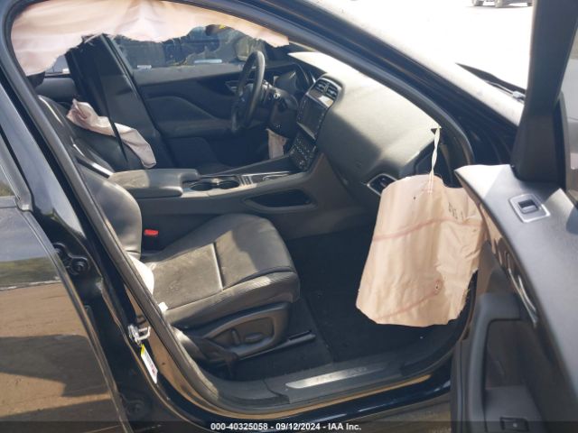 SADCJ2BV9HA495128 Jaguar F-pace 35t Premium