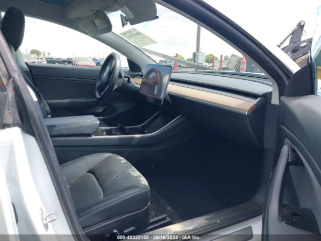 2020 TESLA MODEL 3 5YJ3E1EB0LF667638 Photo 4