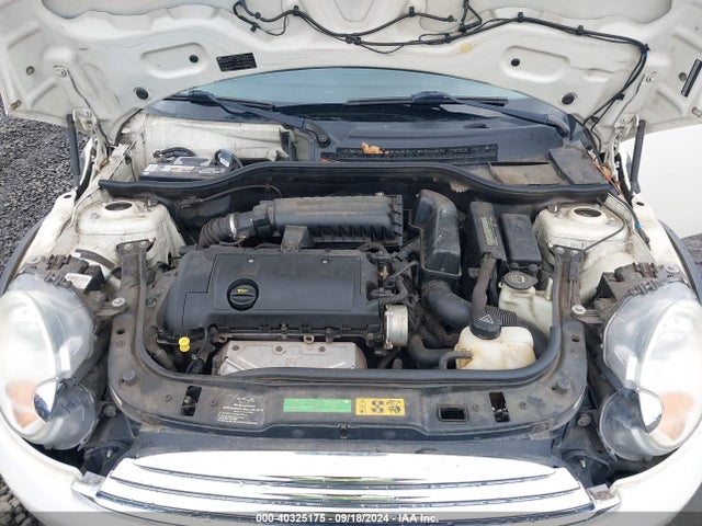 2009 MINI COOPER CLUBMAN WMWML33549TN69279 Photo 9