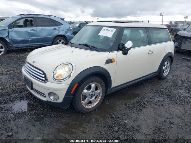 2009 MINI COOPER CLUBMAN WMWML33549TN69279 Photo 1
