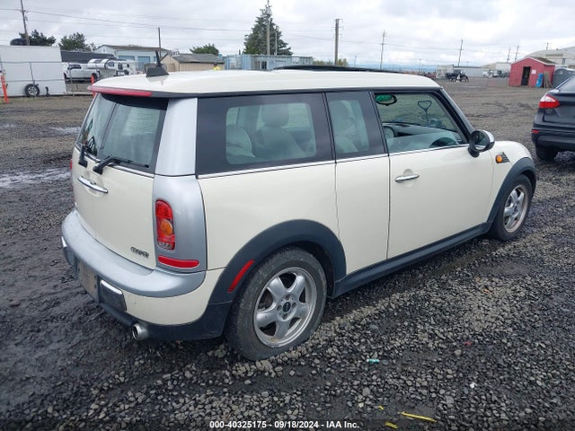 2009 MINI COOPER CLUBMAN WMWML33549TN69279 Photo 3