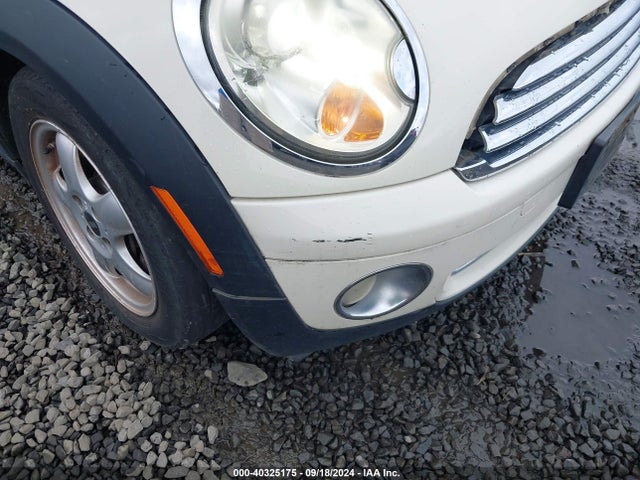 2009 MINI COOPER CLUBMAN WMWML33549TN69279 Photo 5