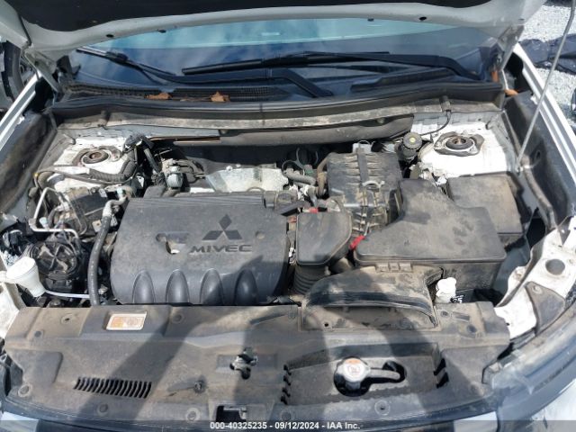JA4AZ2A37HZ017877 Mitsubishi Outlander Es