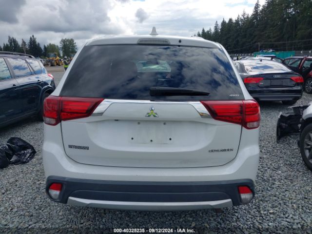 JA4AZ2A37HZ017877 Mitsubishi Outlander Es