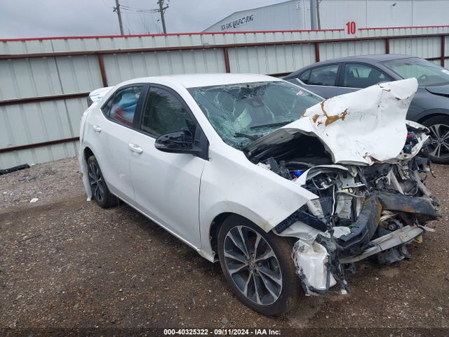 Toyota COROLLA SE 2018 5YFBURHE7JP839393 Image 1