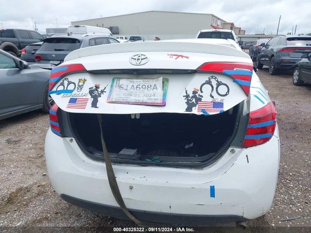 Toyota COROLLA SE 2018 5YFBURHE7JP839393 Image 16