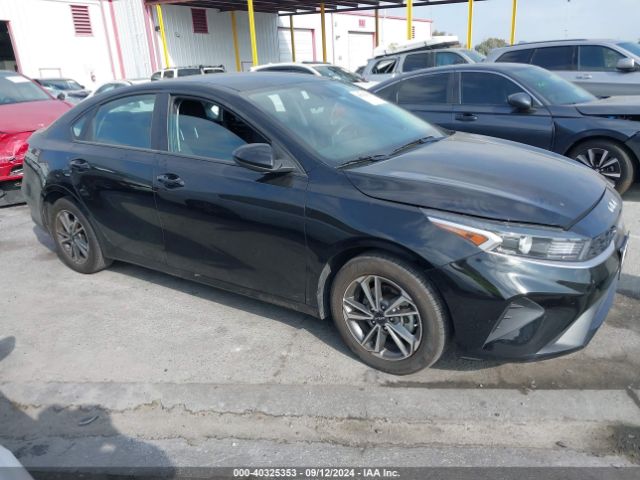 3KPF24AD1NE503774 KIA Forte Lxs