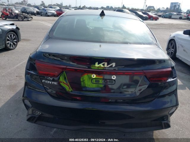 3KPF24AD1NE503774 KIA Forte Lxs