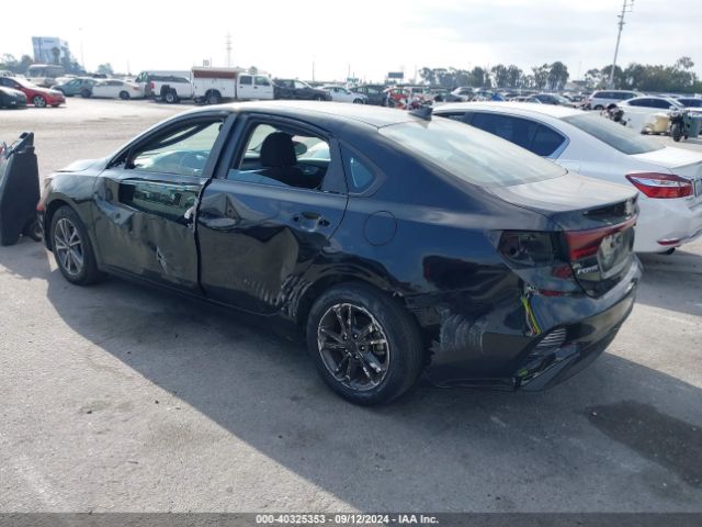 3KPF24AD1NE503774 KIA Forte Lxs