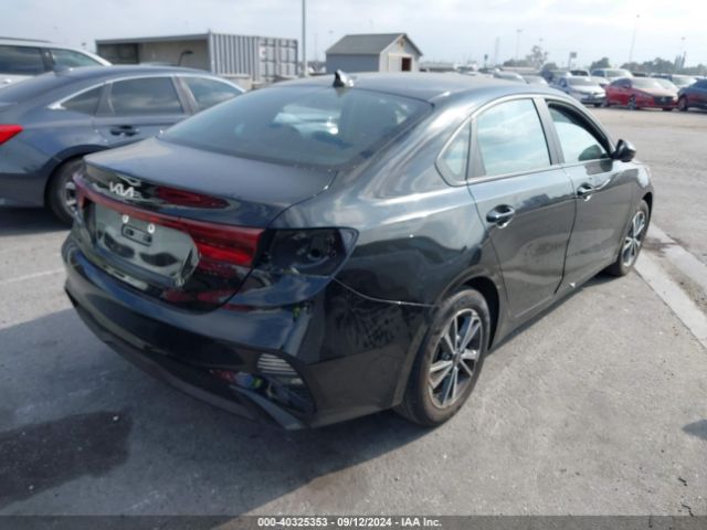 3KPF24AD1NE503774 KIA Forte Lxs