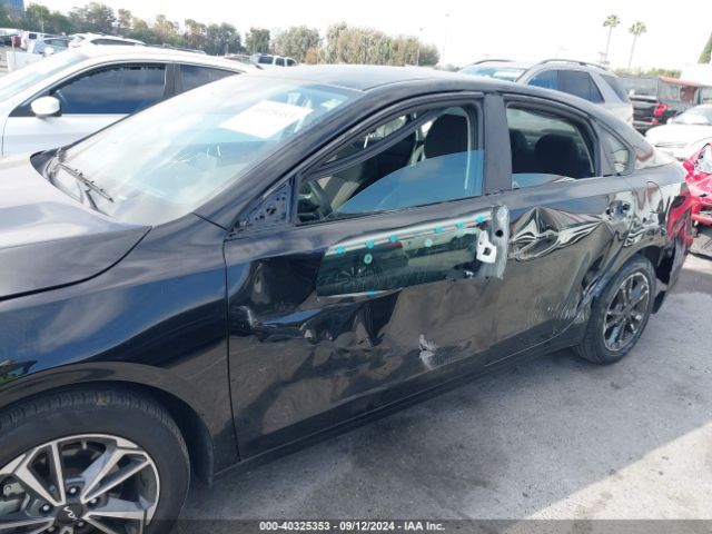 3KPF24AD1NE503774 KIA Forte Lxs