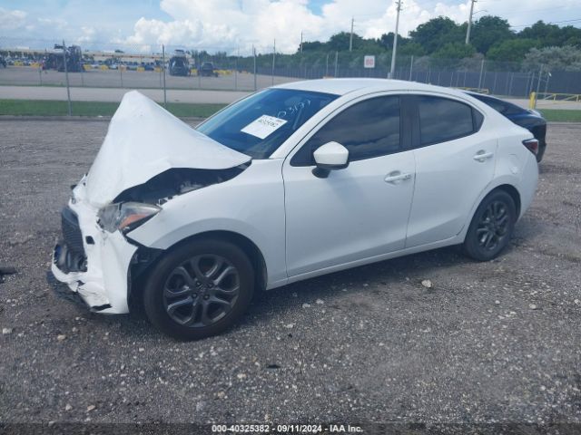 3MYDLBYV1KY503177 Toyota YARIS LE