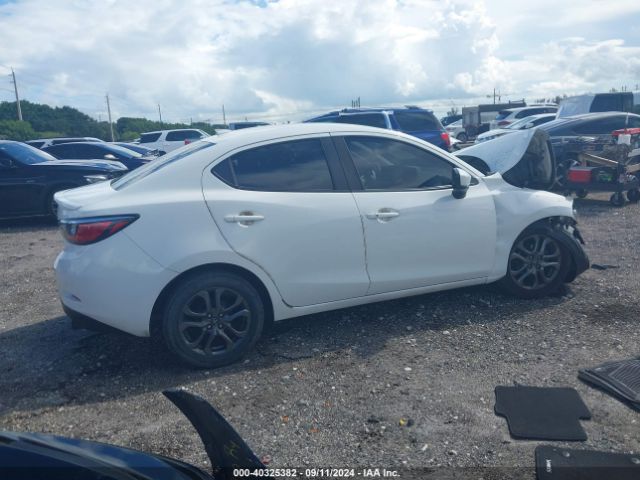 3MYDLBYV1KY503177 Toyota YARIS LE
