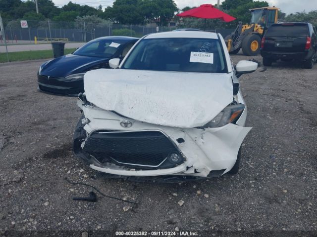 3MYDLBYV1KY503177 Toyota YARIS LE