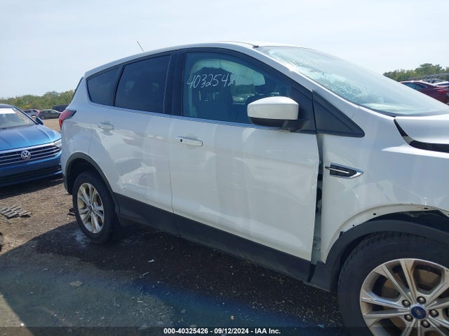 Ford ESCAPE SE 2019 1FMCU9GD0KUA93706 Image 13